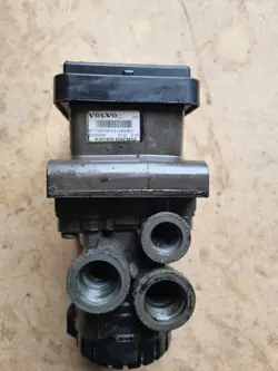 Válvula Moduladora EBS OEM 21114974 Dianteira Volvo FL FE