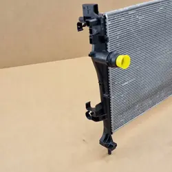 Radiateur d'eau UBGON 51965905 pour Jeep Renegade