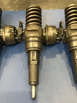 Insprutningspump OEM 038130073BJ för VW Passat B6 2.0 TDI