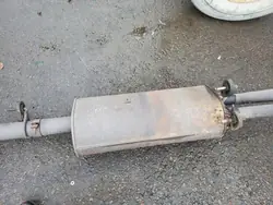 Silenciador Dodge RAM OEM 55398327AF - Usado