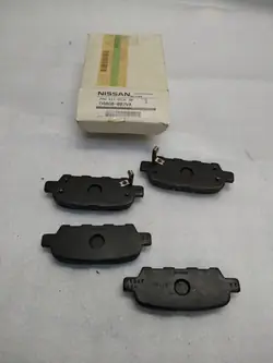 Bromsbelägg Bak OEM D4060002VA för Nissan