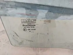 Vitre de porte DAF XF 106 OEM daf - État utilisé