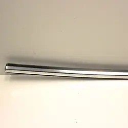 Jaguar XK/XKR Fram Höger Skjutdörrs-Glaslist OEM BTN42643