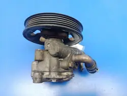 AUDI A4 B5 1.6 Servostyrningspump 8D0145156L KYB