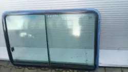 Vidro de carroçaria direito OEM VOLVOMAR-137252 Iveco Daily