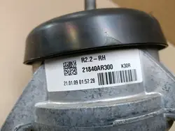 Genesis GV70 2.2 Oikea Moottorin Kiinnike OEM 21840-AR300