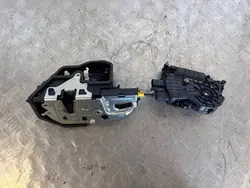 BMW X5M E70 Batente de porta OEM 7167579 Esquerdo Dianteiro