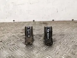 Nissan FBZ13085 Etustabilisaattorikiinnike - Käytetty