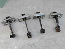 Opel Corsa D Fermaporta Anteriore + Posteriore Set