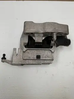 BMW Moottorin Kiinnike OEM 8835572 F44 F40 Malleille