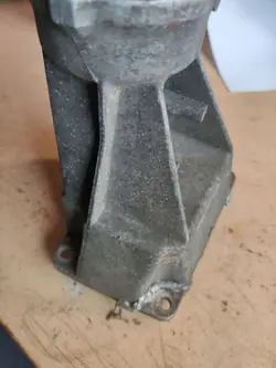 BMW OEM 31517503116 Drivaxellagerfäste