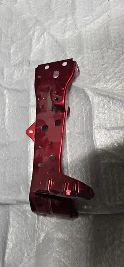 MAZDA 3 2019 Suporte de para-lama dianteiro esquerdo OEM BCJH52240