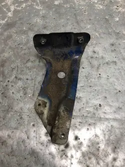 Höger skärmfäste VW Golf V HB 1K6821136