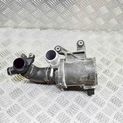 Pompe à eau Mercedes-Benz C (W205) 1.6L A2742003482