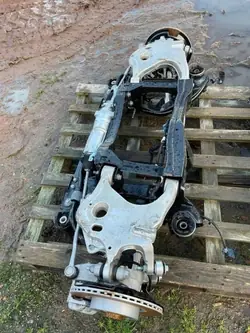 Poutre de suspension arrière OEM BZC1631 Renault Rafale