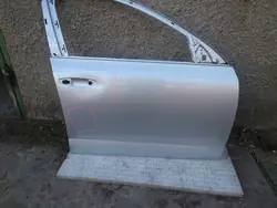 Porta dianteira direita SKODA OCTAVIA 5E0831056A
