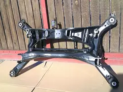 Poutre suspension arrière WCV10B3E5H2 pour Honda CR-V