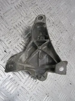 Mazda Aandrijfasbevestiging