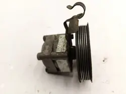 Pompe de direction Volvo OEM 8683377 pour V70 II