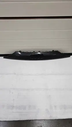 Bandeau d'éclairage tableau Audi RS Q8 OEM 4M8853236C