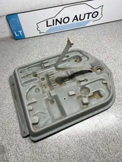 BMW 3 E30 Kofferraum-Schaum OEM 1128911 - Gebraucht