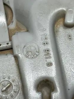 BMW 3 E30 Bagageutrymmesskum OEM 1128911 - Begagnad