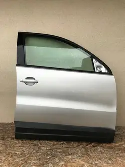 Höger framdörr Volkswagen Tiguan 5N komplett OEM