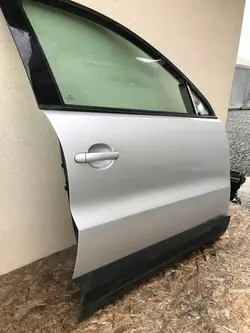 Porta dianteira direita Volkswagen Tiguan 5N completa OEM