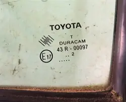 Toyota Yaris III 5-Ovinen Etu-Vasen Pieni Ovi-Lasi