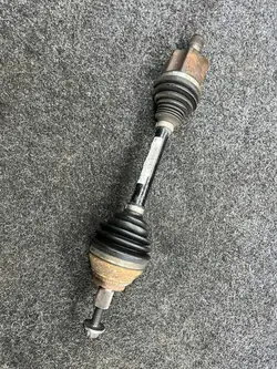 Vänster drivaxel VW Audi Skoda Ny