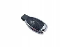 Llave Mercedes OEM UHP2234 - 3 Botones Plata Pez