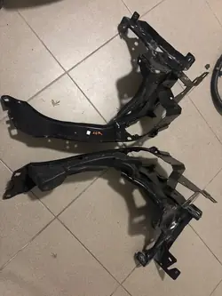 Support gauche droit montage BMW F39 F45 F48 MINI 51647426633