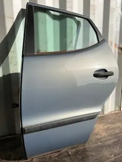Porta traseira esquerda OEM Mercedes W168 Classe A