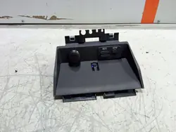 Subaru Levorg USB/AUX-portlock OEM 66241VA000
