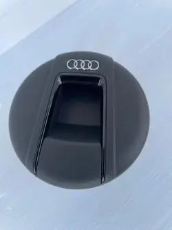 Audi Q3 83A Tuhkakuppi OEM 83A857951 - Käytetty