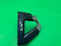 Suporte de para-lama dianteiro esquerdo Audi A6 C6 4F0821135