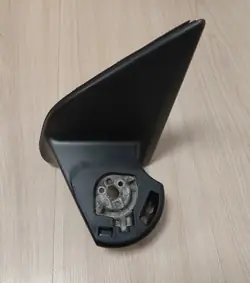 Triangle de fixation miroir gauche ISUZU D-MAX III OEM