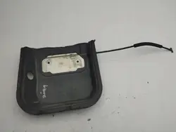 Tesla 100589200B Voorste gordelkap - Gebruikt