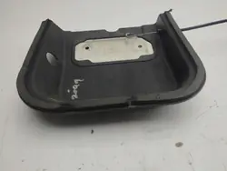 Tesla 100589200B Vordersitzgurtabdeckung - Gebraucht