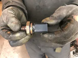 Sensor de pressão de óleo Jeep Grand Cherokee WJ 4.0 3.1 TD OEM