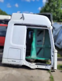 Couvercle de cabine quart droit Mercedes OE - État utilisé