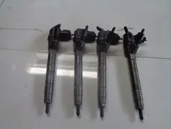 MERCEDES C W203 2.2CDI Injektor A6460700787