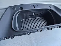 Tesla Model Y 2025 Staufach OEM 193043601B
