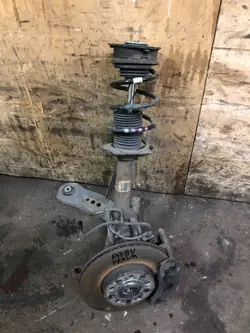 Bras de suspension avant droit OEM 5Q0413023DB