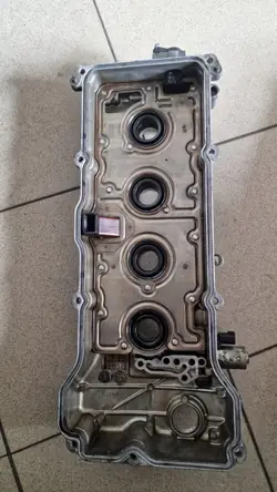 Couvercle de soupape Nissan OEM 13265 Almera N16
