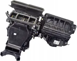 UW227 Lämmitin Volvo XC40 T3 1.5i - OEM 32130491