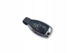 Llave Mercedes OEM UHP2259 - 2 Botones Plata Pez