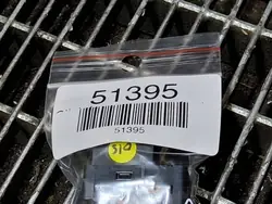 Brandstofklephefboom OEM 8V0959833A Audi Q3 8U