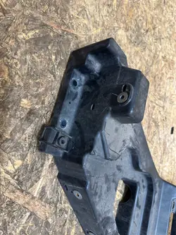 Tesla Model X rechter koplamp bevestigingsgleuf OEM 1048807-00-A