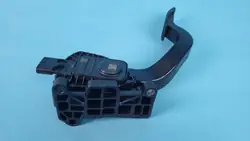 Tesla Model 3 Gaspedal OEM 1044695-00-A